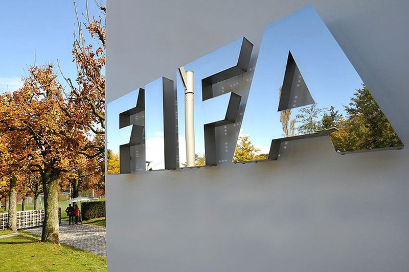 FIFA siết luật cho mượn cầu thủ