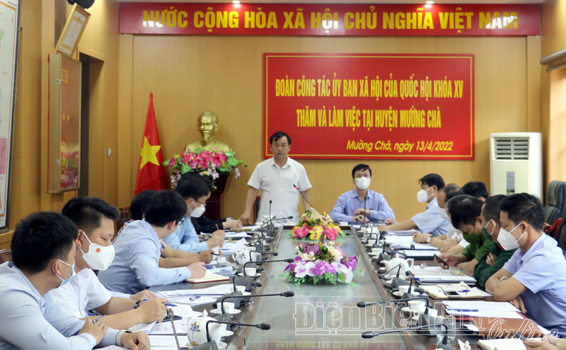 Đoàn công tác Ủy ban Xã hội của Quốc hội làm việc tại huyện Mường Chà