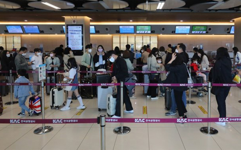 Hàn Quốc nối lại hơn 100 chuyến bay quốc tế, nỗ lực phục hồi nền kinh tế