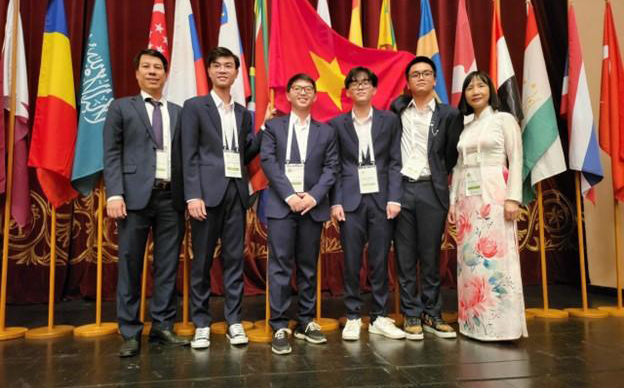 4 học sinh Việt Nam giành huy chương tại Olympic sinh học quốc tế