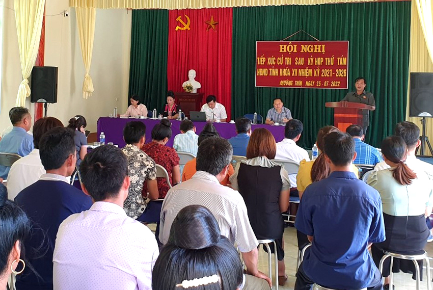 Phó Chủ tịch UBND tỉnh Vừ A Bằng tiếp xúc cử tri huyện Tuần Giáo