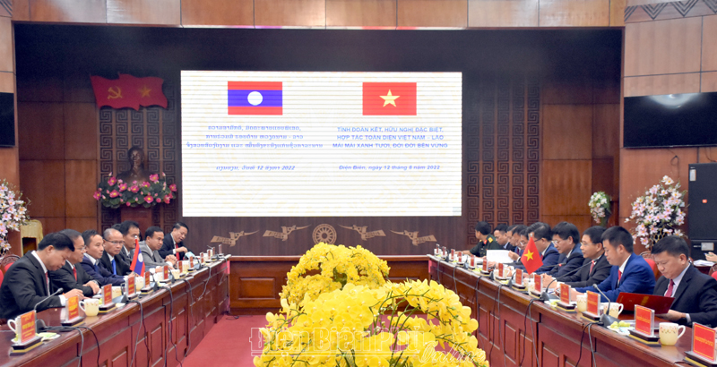 Đoàn đại biểu cấp cao tỉnh Luông Nậm Thà thăm và làm việc tại Điện Biên