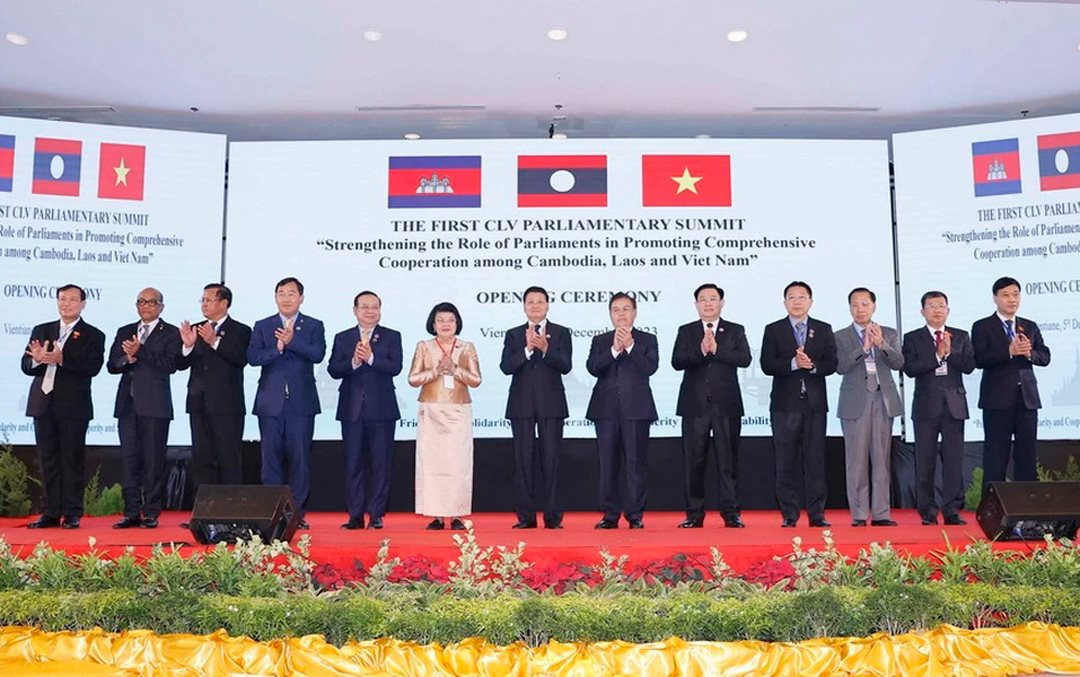 Hội nghị cấp cao Quốc hội ba nước Campuchia - Lào - Việt Nam lần thứ nhất khai mạc và họp Phiên toàn thể thứ nhất