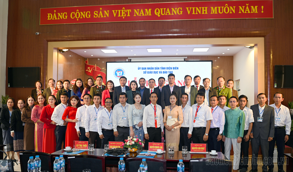 52 lưu học sinh Lào học tiếng Việt