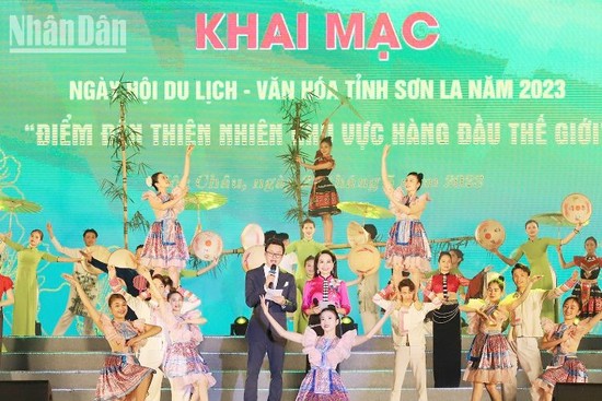 Khai mạc ngày hội du lịch văn hóa tỉnh Sơn La