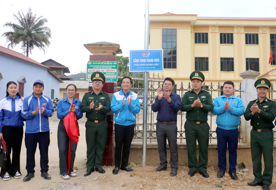 Triển khai Chương trình “Tháng ba biên giới” tại xã Pa Thơm