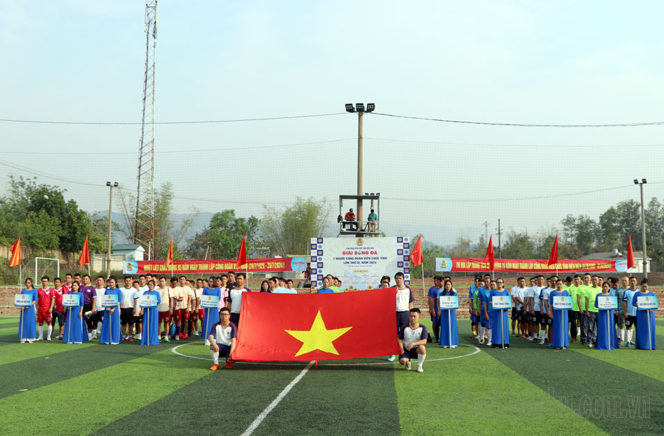 12 đội với hơn 200 VĐV tham dự Giải bóng đá 7 người CĐVC tỉnh 