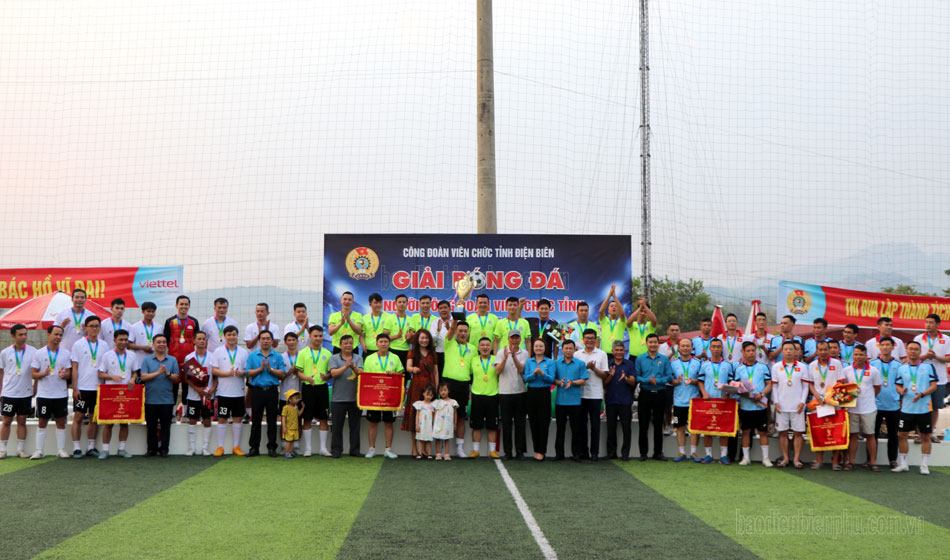 Bế mạc Giải bóng đá 7 người CĐVC tỉnh lần thứ III