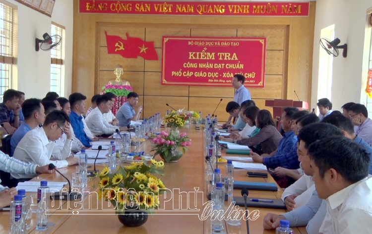 Huyện Điện Biên Đông đạt chuẩn phổ cập xóa mù chữ mức độ 2