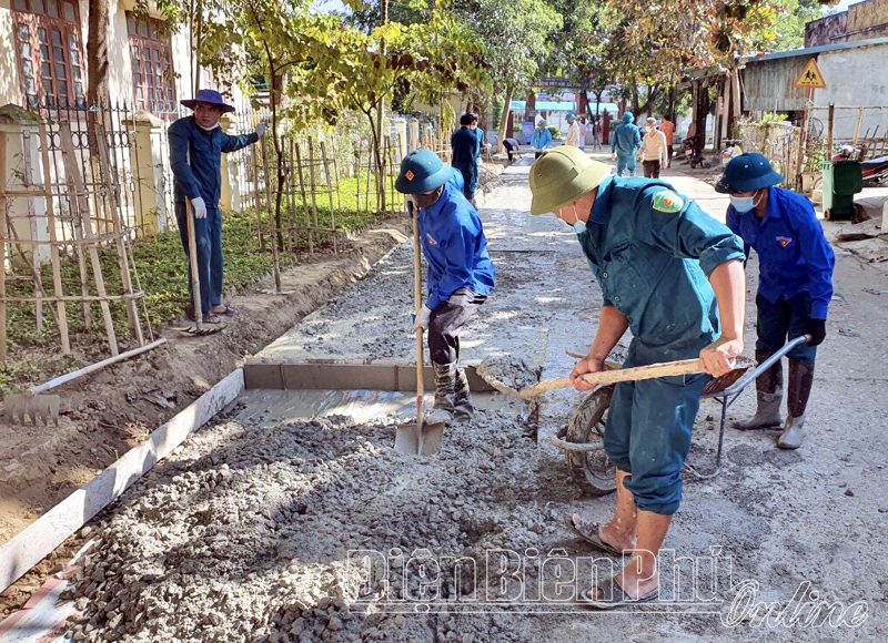 Thanh niên huyện Điện Biên chung sức xây dựng nông thôn mới