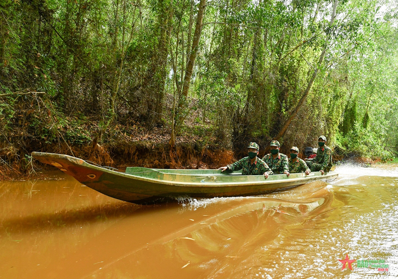 Bảo vệ rừng ngày Tết