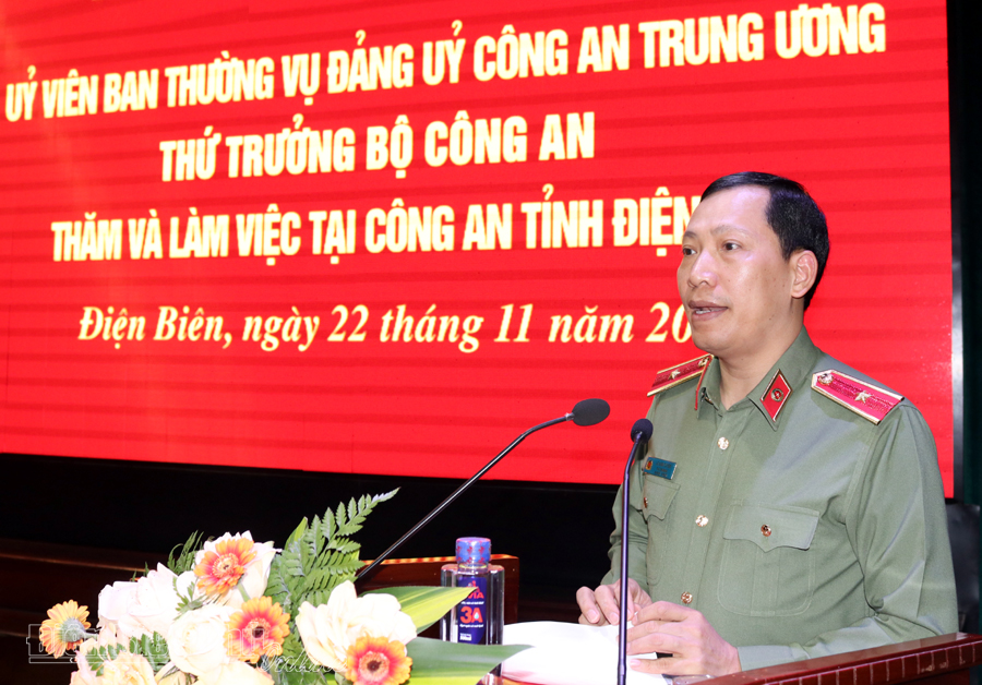 Thứ trưởng Bộ Công an Lê Văn Tuyến làm việc với Công an tỉnh Điện Biên