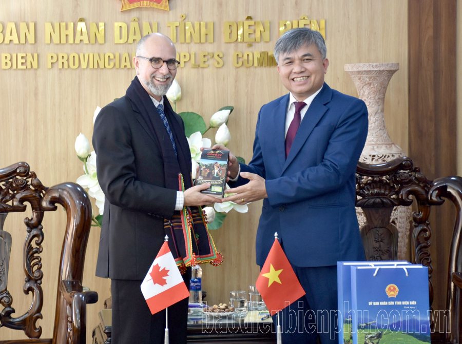 Đại sứ Canada tại Việt Nam chào xã giao lãnh đạo tỉnh 