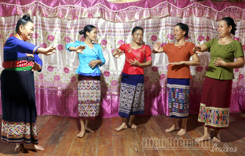 Làm “sống lại” văn hóa dân tộc