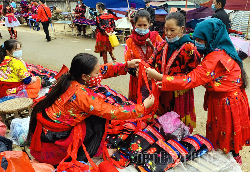 Nồng nàn chợ phiên Tả Sìn Thàng