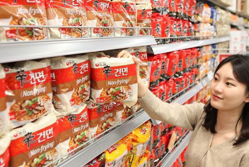Xuất khẩu mì ăn liền Hàn Quốc cán mốc 70 triệu USD/tháng