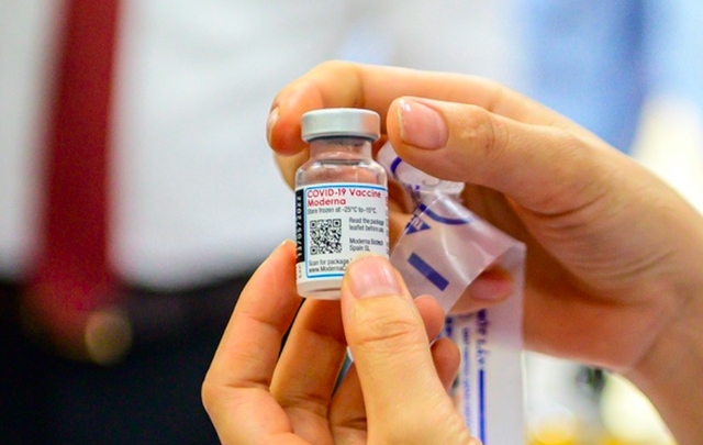 Các địa phương có thể dùng nguồn vắc xin Moderna phân bổ cho người từ 18 tuổi để tiêm cho trẻ từ 6 đến dưới 12 tuổi
