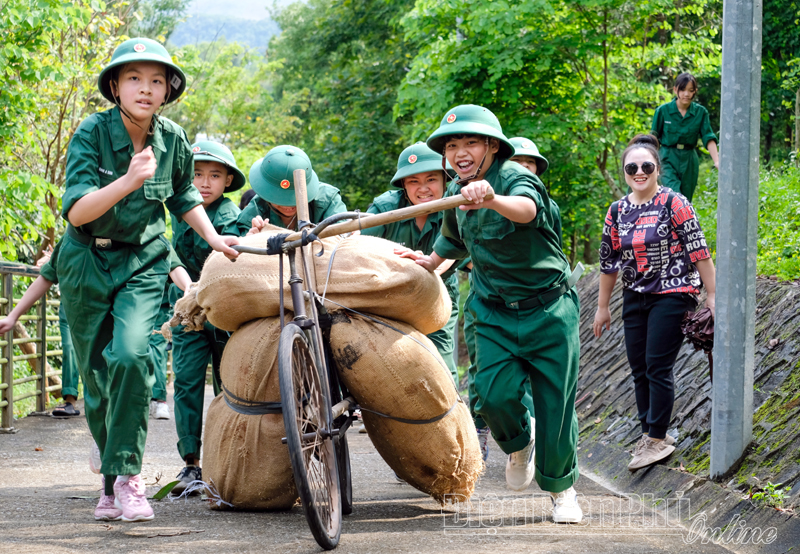 Trải nghiệm “Chúng em làm chiến sĩ Điện Biên”