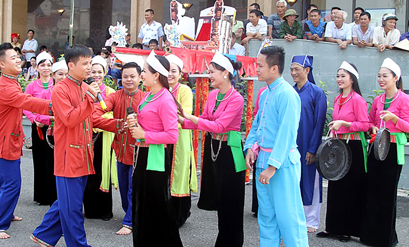 Tân Lạc (Hòa Bình): Ghi dấu ấn bằng tiềm năng du lịch văn hóa