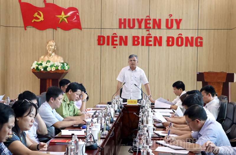 Phó Chủ tịch UBND tỉnh Lò Văn Tiến kiểm tra một số chương trình, dự án tại Điện Biên Đông