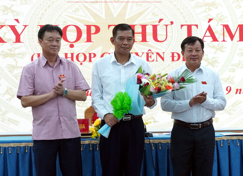 Ông Lường Tuấn Anh được bầu giữ chức Chủ tịch UBND huyện Tủa Chùa