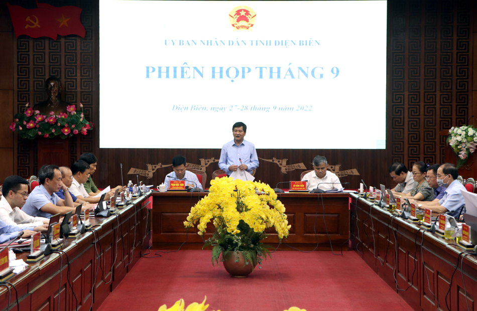 UBND tỉnh họp phiên thường kỳ tháng 9