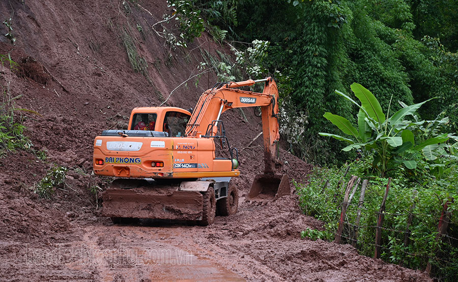 Mường Nhé tăng cường kết nối hạ tầng giao thông