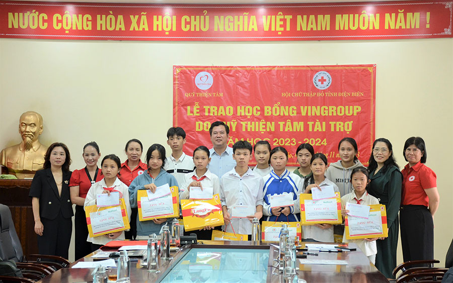 65 học sinh nhận học bổng Quỹ Thiện tâm - Tập đoàn Vingroup