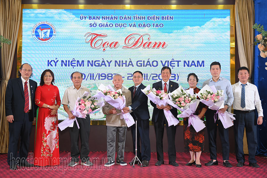 Tọa đàm kỷ niệm 41 năm Ngày Nhà giáo Việt Nam