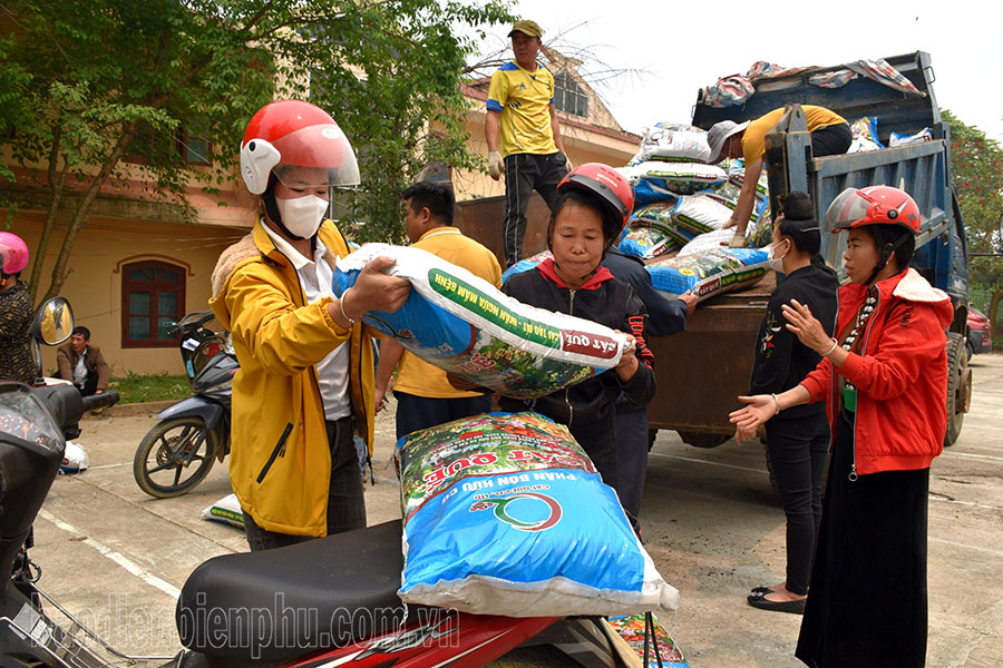 Tạo sinh kế để người nghèo vươn lên