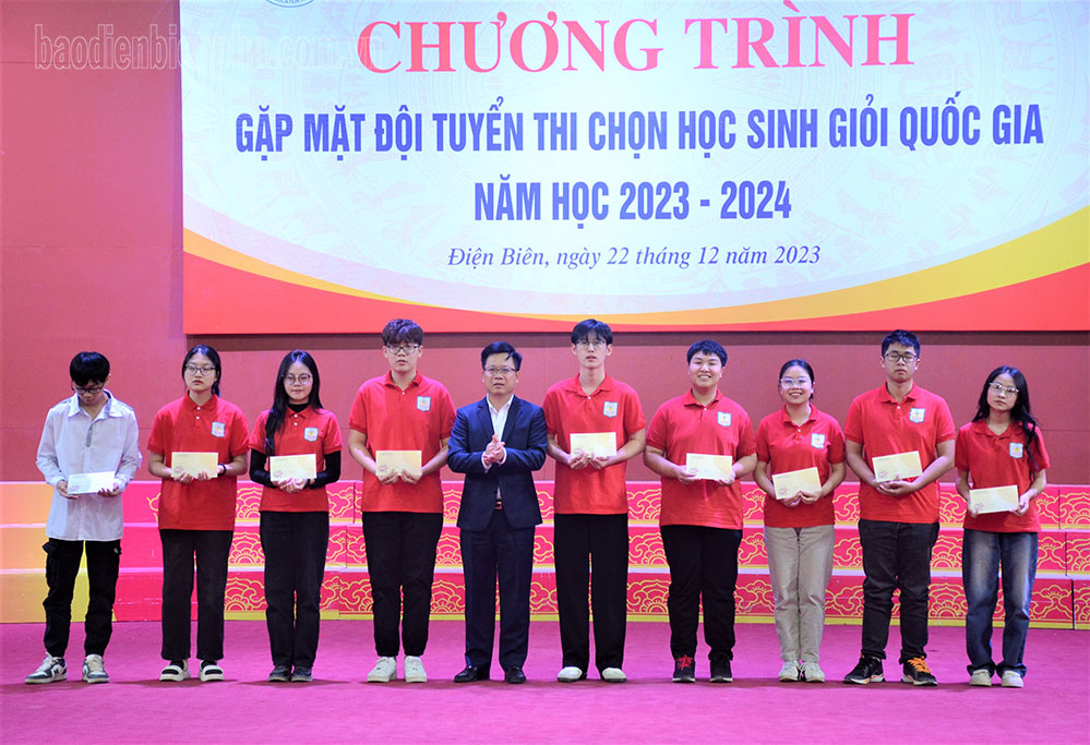 Điện Biên gặp mặt, động viên 90 thí sinh thi chọn học sinh giỏi quốc gia