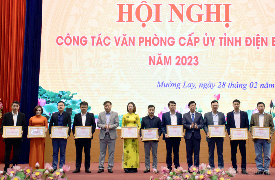 Phát huy vai trò là trung tâm thông tin tổng hợp phục vụ lãnh đạo