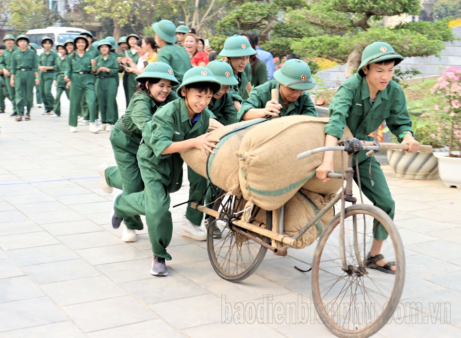 Tổ chức trải nghiệm “Chúng em làm chiến sĩ Điện Biên” cho học sinh THCS