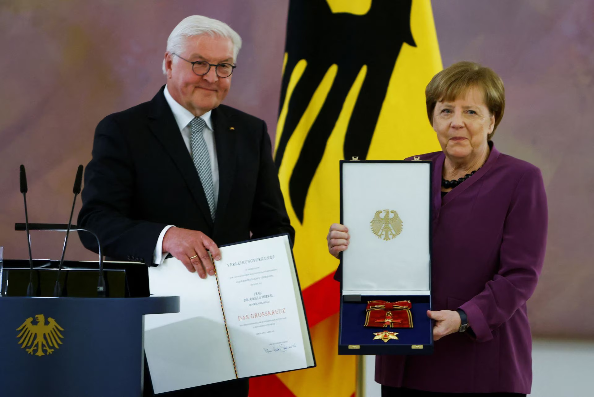 Đức vinh danh cựu Thủ tướng Angela Merkel