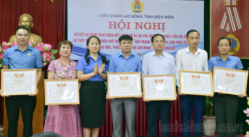 Nhân rộng điển hình học tập và làm theo tư tưởng, đạo đức, phong cách Hồ Chí Minh trong các cấp công đoàn