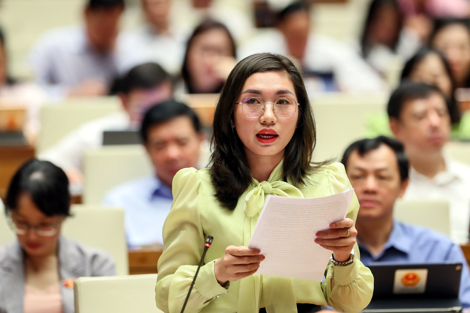 Đề nghị chỉ quy định cấp hàm Đại tá đối với Trưởng Công an thành phố thuộc Công an TP. Hồ Chí Minh và TP. Hà Nội