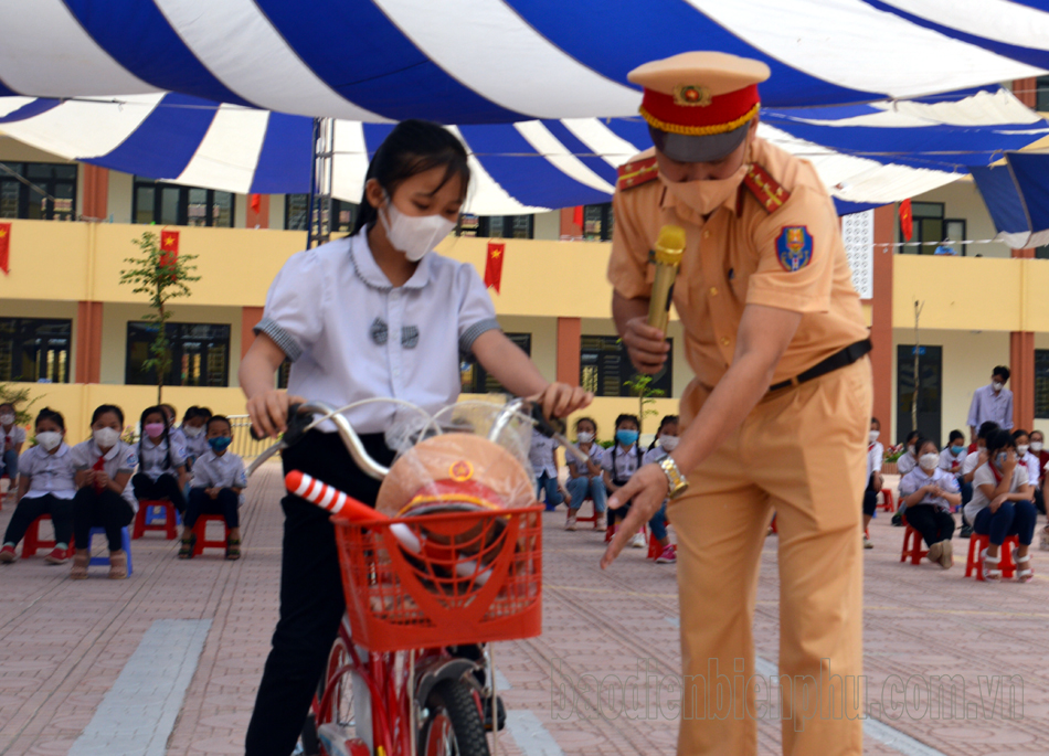 Tăng cường phổ biến, giáo dục pháp luật trong các cơ sở giáo dục