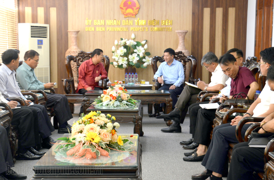  Đoàn công tác nước CHDCND Lào chào xã giao lãnh đạo tỉnh