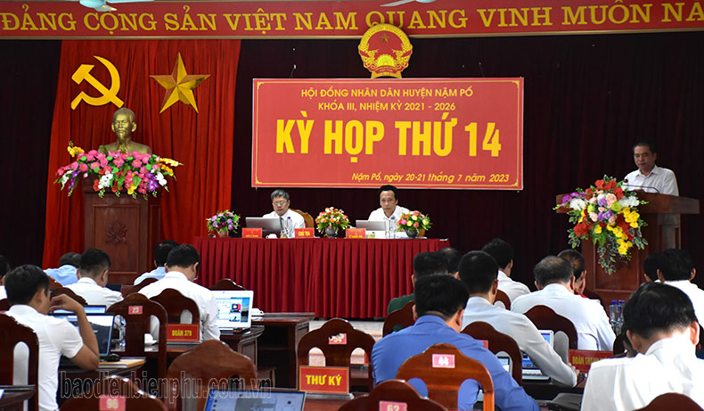 Kỳ họp thứ 14, HĐND huyện Nậm Pồ thông qua 9 nghị quyết