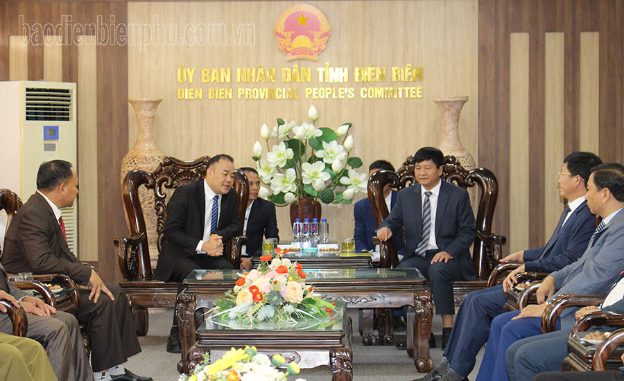 Ðoàn công tác huyện Phoong Sa Ly, tỉnh Phoong Sa Ly, nước Cộng hòa DCND Lào chào xã giao lãnh đạo tỉnh