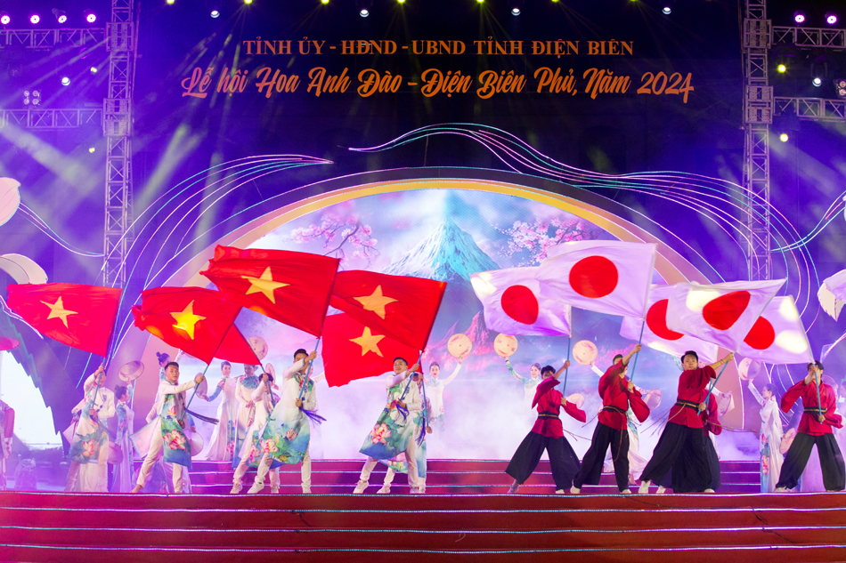 Khai mạc Lễ hội Hoa anh đào - Điện Biên Phủ 2024