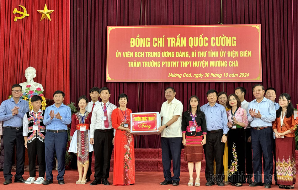 Bí thư Tỉnh ủy Trần Quốc Cường thăm, làm việc tại huyện Mường Chà