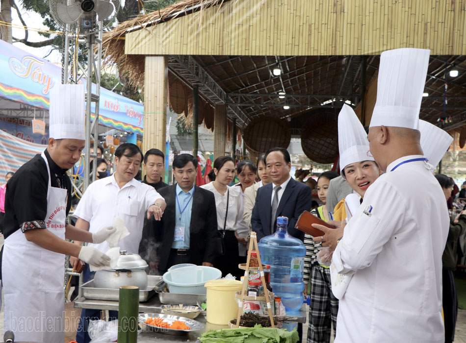  Sôi nổi trổ tài đầu bếp vàng Tây Bắc