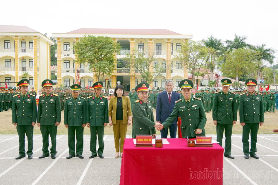 Lực lượng vũ trang tỉnh ra quân huấn luyện năm 2024