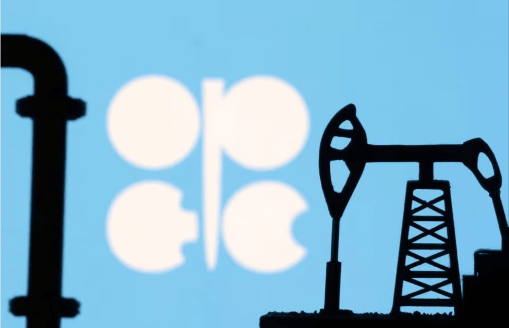 OPEC+ gia hạn cắt giảm sản lượng dầu