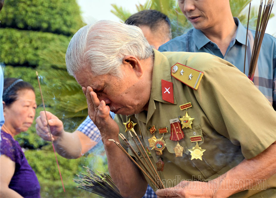 Xúc động cuộc hội ngộ của những chiến sĩ Điện Biên