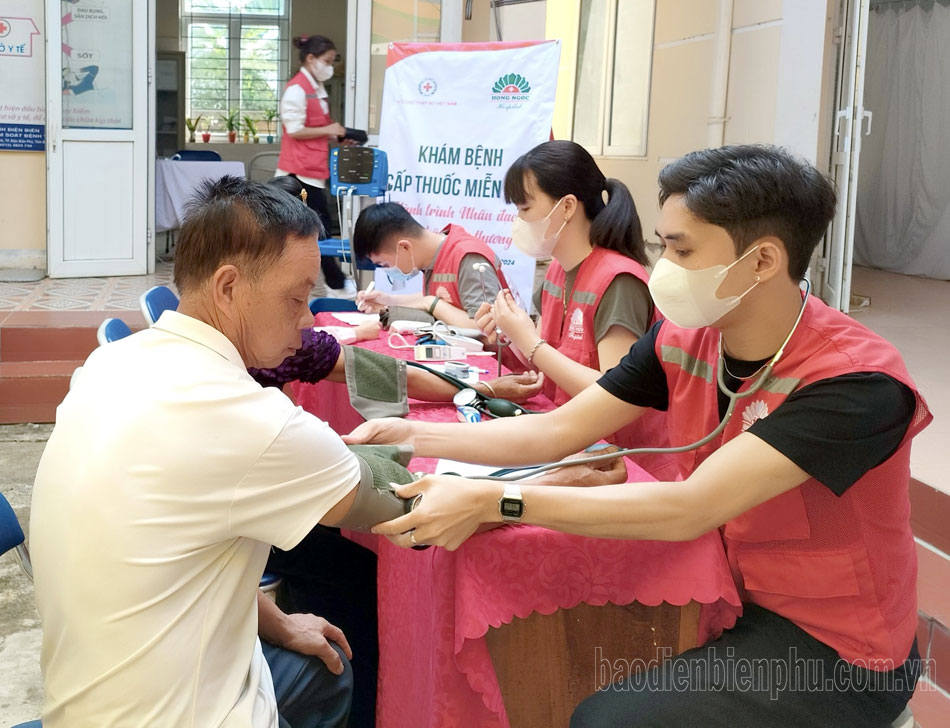 Nhiều hoạt động trong ngày thứ 2, Chương trình “Hành trình nhân đạo – Trao nhận yêu thương”