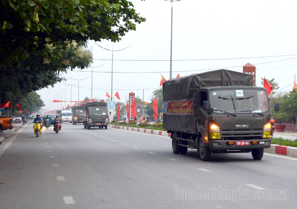 Lực lượng diễu binh kỷ niệm 70 năm Chiến thắng Điện Biên Phủ đã đến TP. Điện Biên Phủ