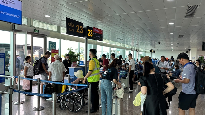Nghỉ lễ 30/4 - 1/5: Lượng khách qua Cảng hàng không quốc tế Tân Sơn Nhất sẽ tăng cao