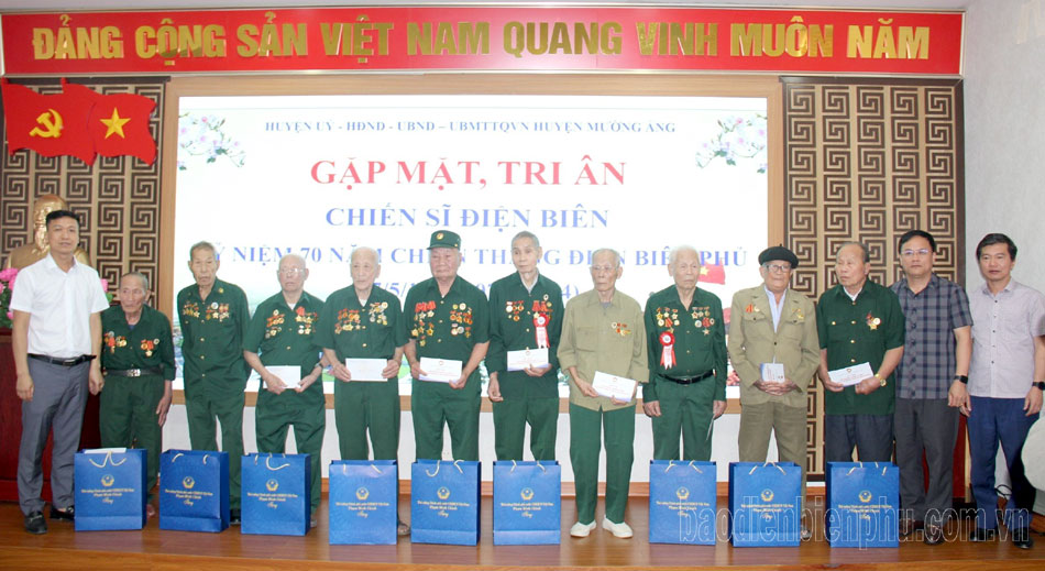 Huyện Mường Ảng gặp mặt tri ân Chiến sĩ Điện Biên
